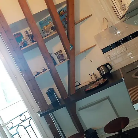 Jolie Studette A 2 Pas Du Bassin De La Διαμέρισμα *